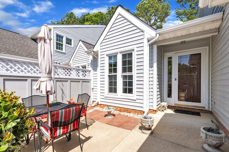 105 Breakers Pl, Cary, NC 27511