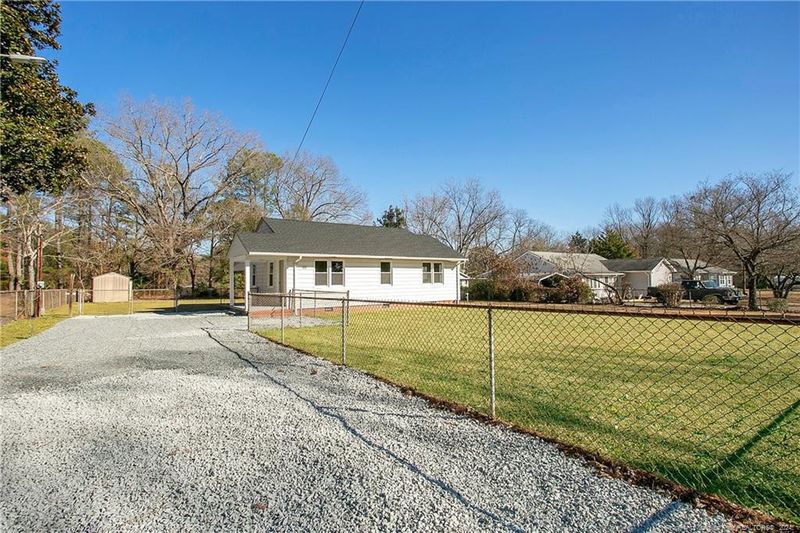105 Bremer St, Fayetteville, NC 28303