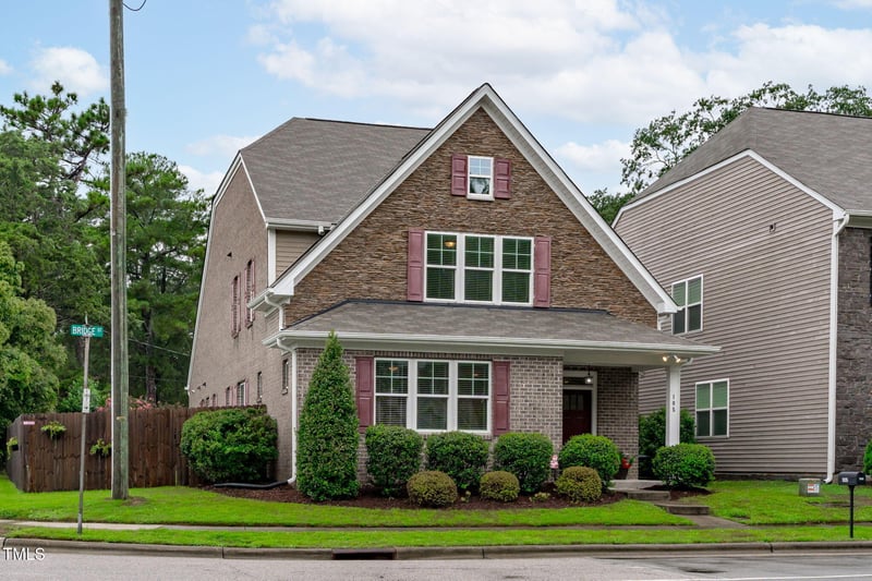 105 Bridge St, Fuquay Varina, NC 27526