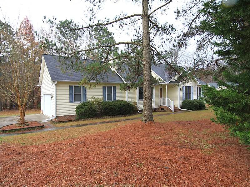 105 Brookgreen Dr, Clayton, NC 27527