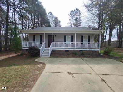 105 Brookwood Ct, Four Oaks, NC 27524