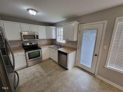 105 Brookwood Ct, Four Oaks, NC 27524