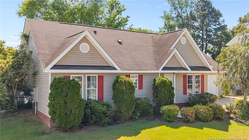 105 Buttress Dr, Fuquay Varina, NC 27526