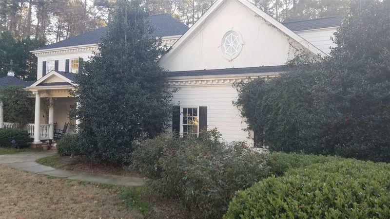 105 Chalon Dr, Cary, NC 27511