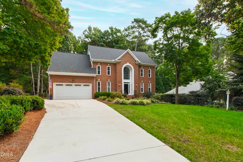 105 Charlemagne Ct, Cary, NC 27511