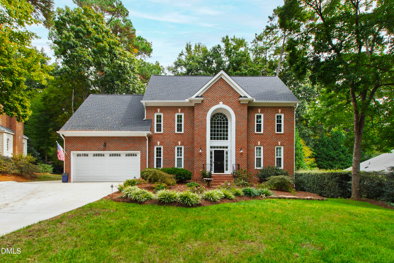 105 Charlemagne Ct, Cary, NC 27511