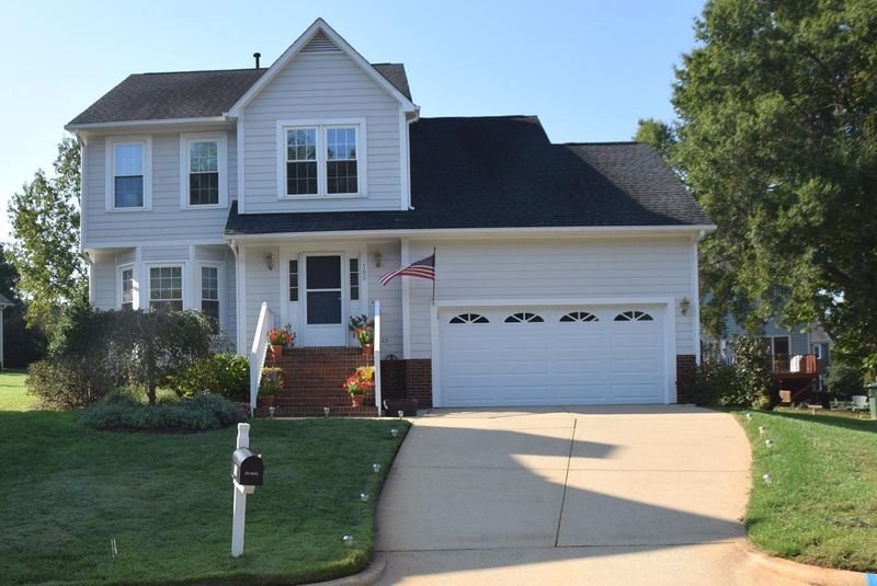 105 Chatfield Ct, Cary, NC 27513