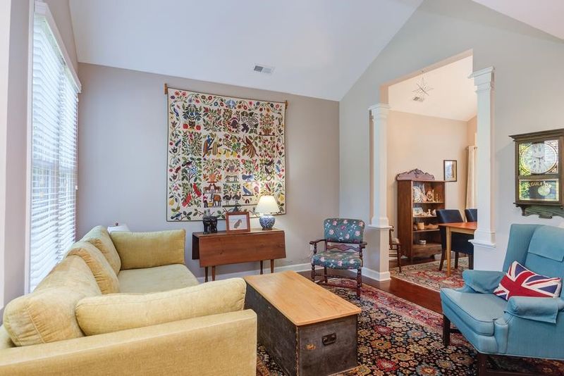 105 Cherry Hill Ln, Cary, NC 27518