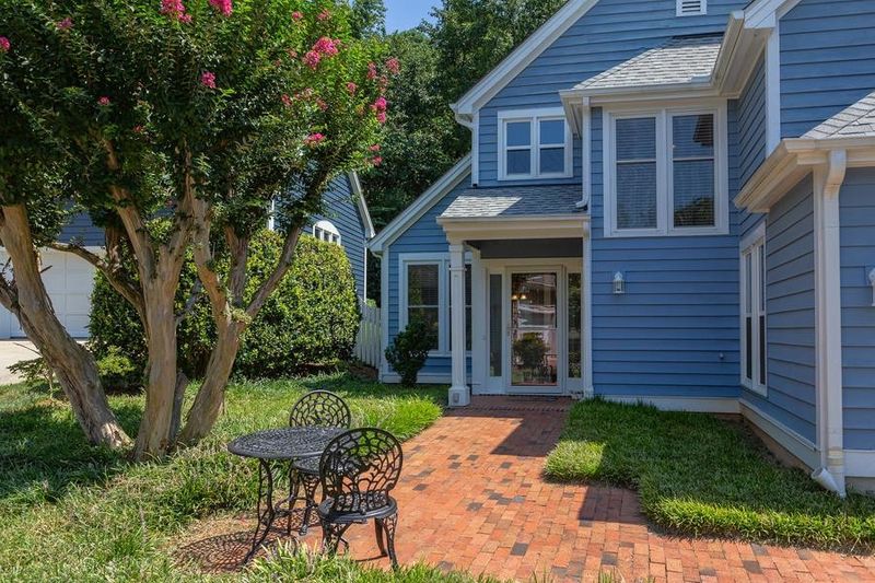 105 Cherry Hill Ln, Cary, NC 27518