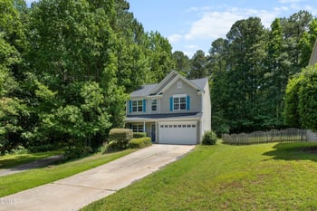 105 Chilmark Ridge Dr, Holly Springs, NC 27540