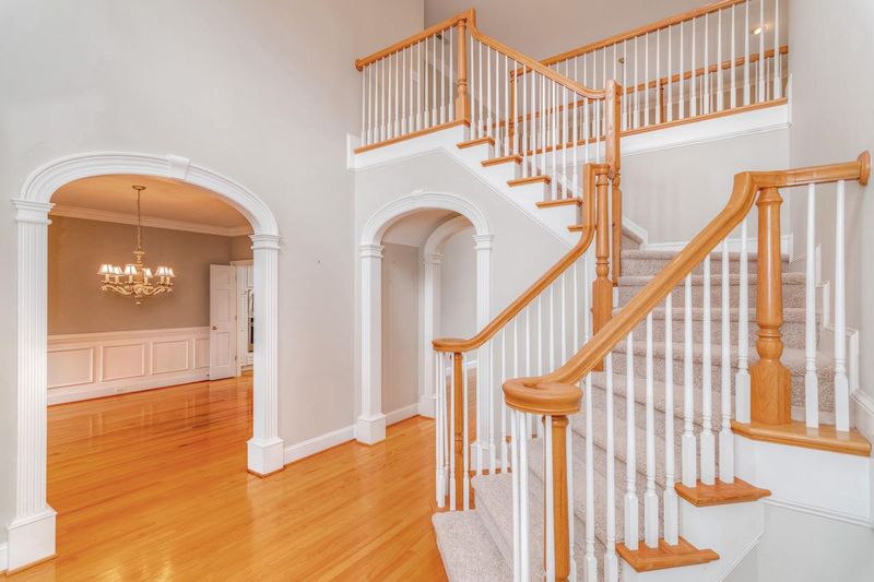 105 Citreon Ct, Cary, NC 27511