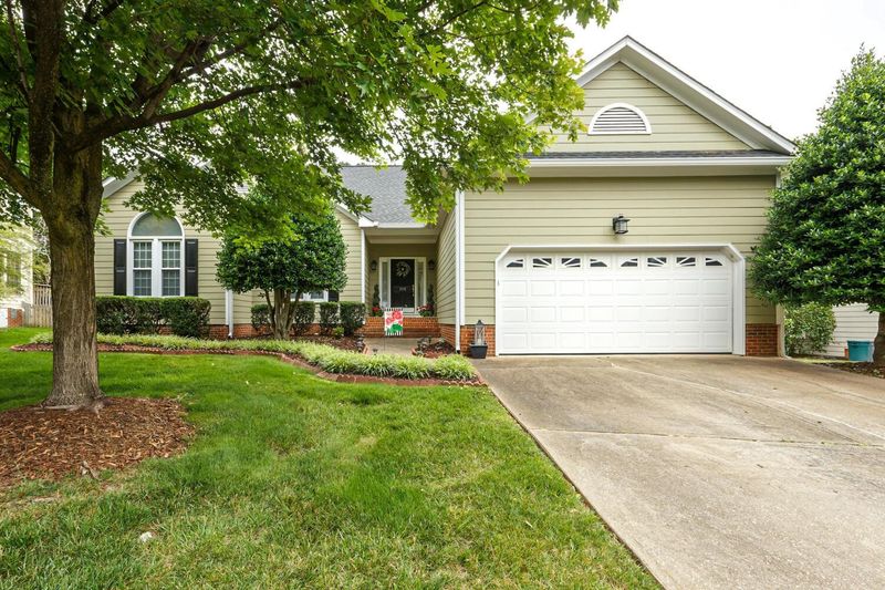 105 Copper Hill Dr, Cary, NC 27518