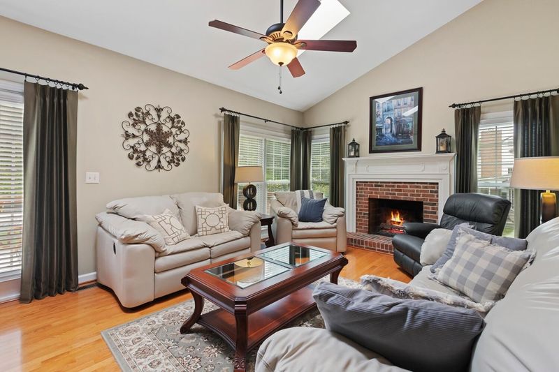 105 Copper Hill Dr, Cary, NC 27518