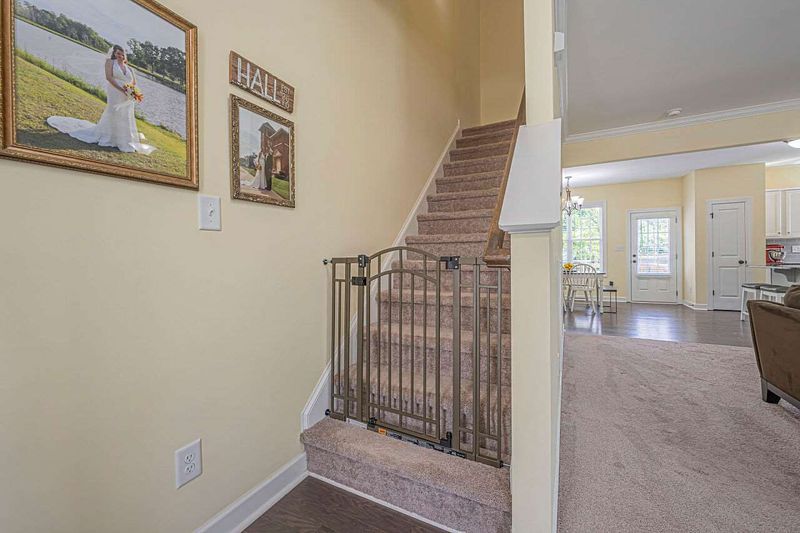 105 Cottage Ct, Youngsville, NC 27596