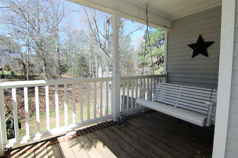 105 Creekbend Cir, Clayton, NC 27527