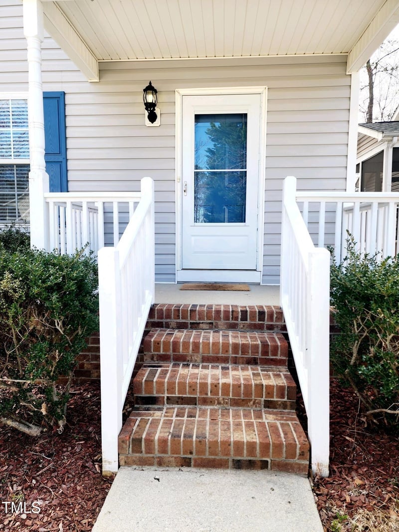 105 Cross Hill Ln, Holly Springs, NC 27540