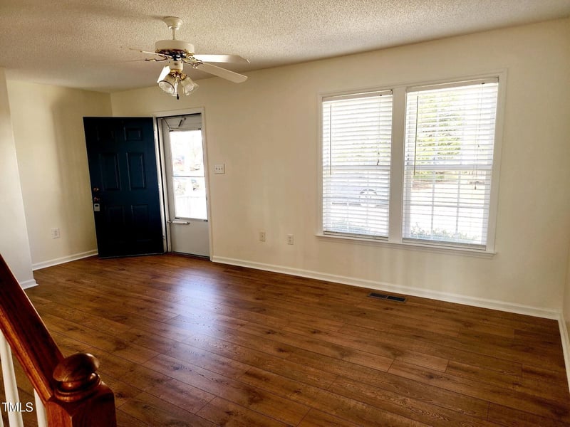 105 Cross Hill Ln, Holly Springs, NC 27540