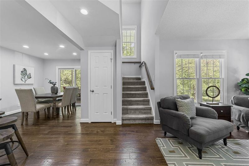 105 Crossmore Dr, Cary, NC 27519