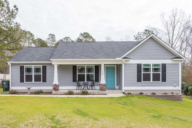 105 Crownside Dr, Four Oaks, NC 27524