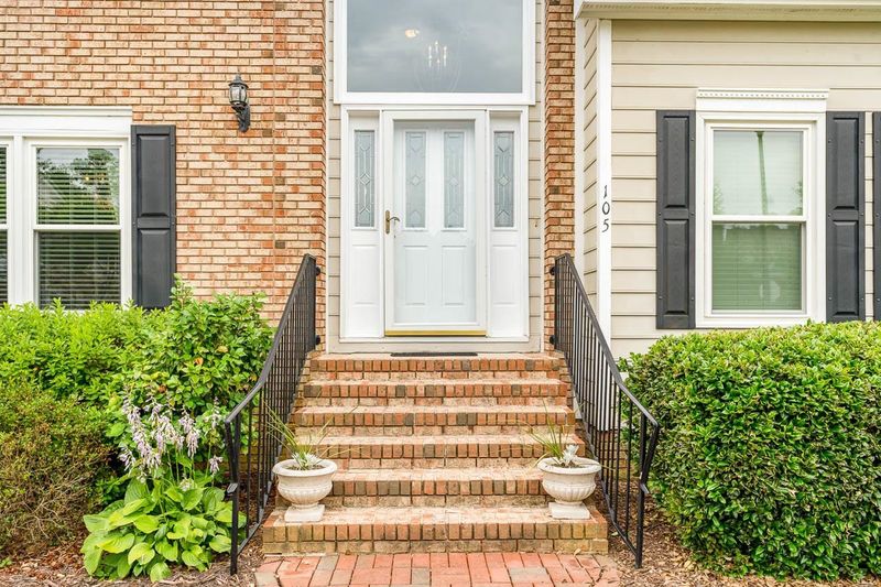 105 Cumberland Green Dr, Cary, NC 27513