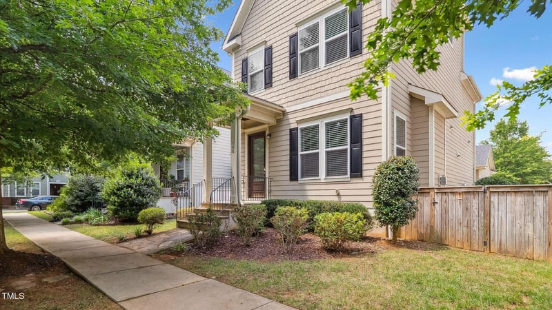 105 Della St, Chapel Hill, NC 27516