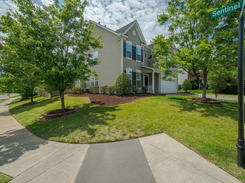 105 Dumbledore Ct, Cary, NC 27519