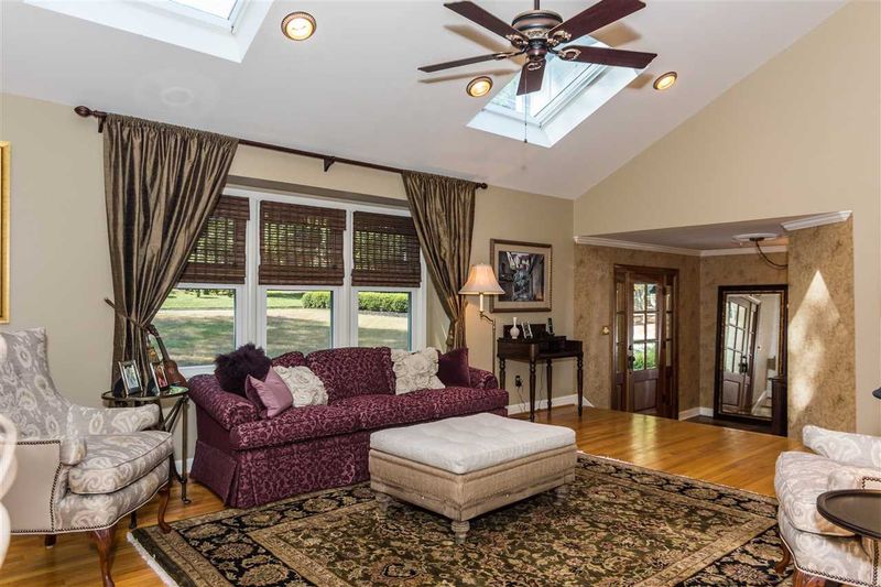 105 Dundee Ct, Cary, NC 27511