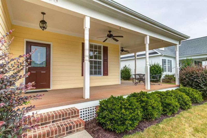 105 N Ellington St, Apex, NC 27502
