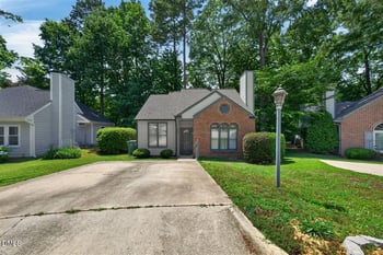 105 Ellsworth Pl, Cary, NC 27511