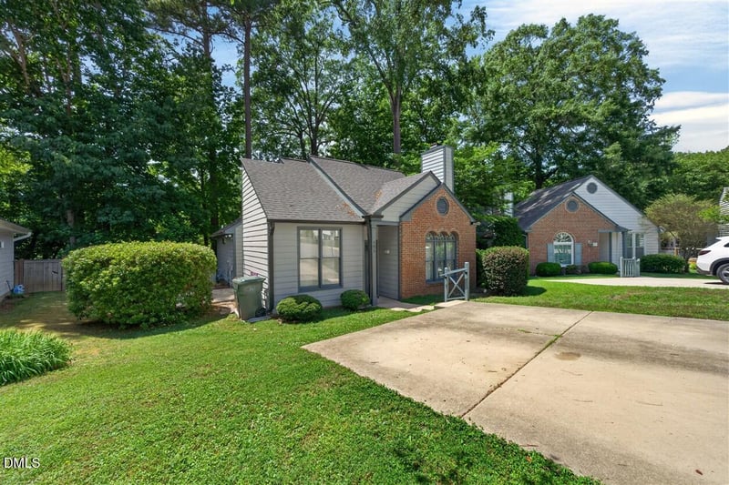 105 Ellsworth Pl, Cary, NC 27511
