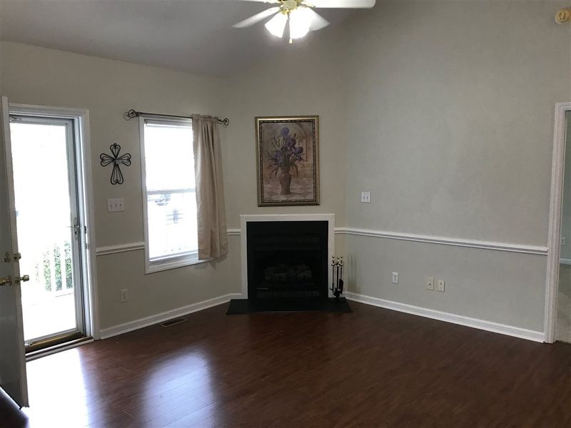 105 Elmbrook Ct, Fuquay Varina, NC 27526