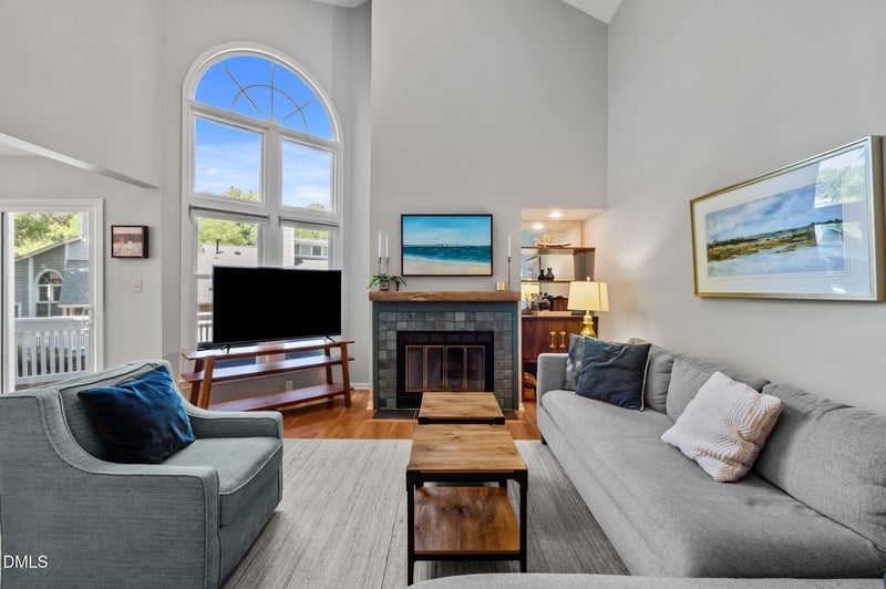 105 Elmwood Cir, Chapel Hill, NC 27514