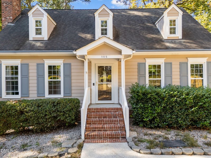 105 Fawn Ct, Cary, NC 27513