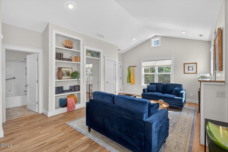 105 Fiori Hill Dr, Hillsborough, NC 27278