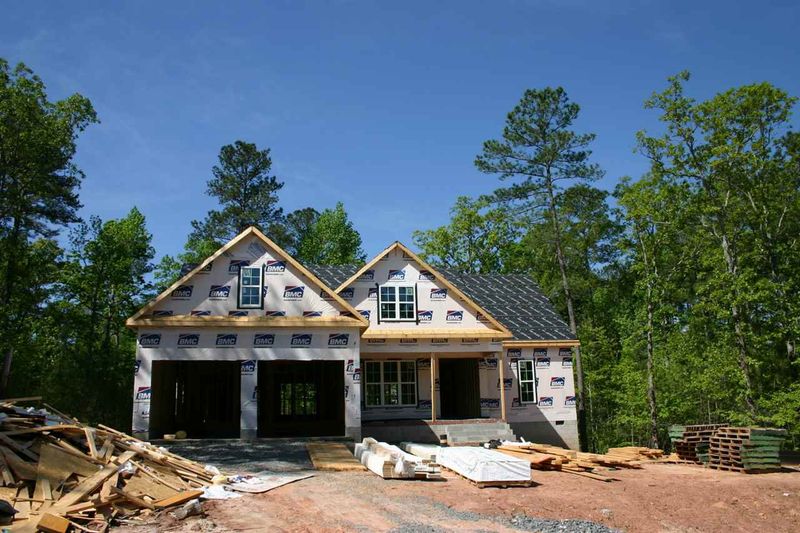 105 Foothill Ct, Sanford, NC 27330