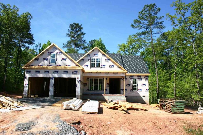105 Foothill Ct, Sanford, NC 27330