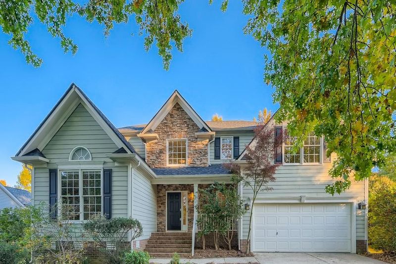 105 Forest Edge Dr, Cary, NC 27518