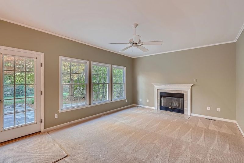 105 Forest Edge Dr, Cary, NC 27518