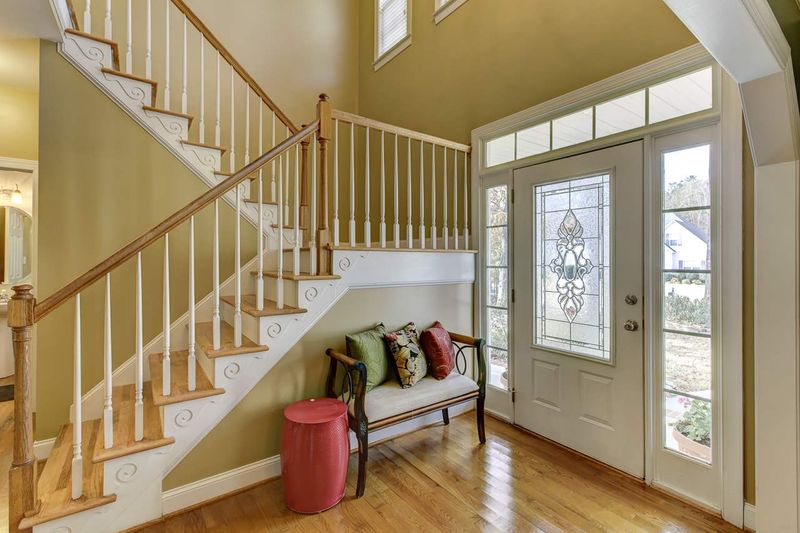 105 Fox Pen Dr, Raleigh, NC 27603