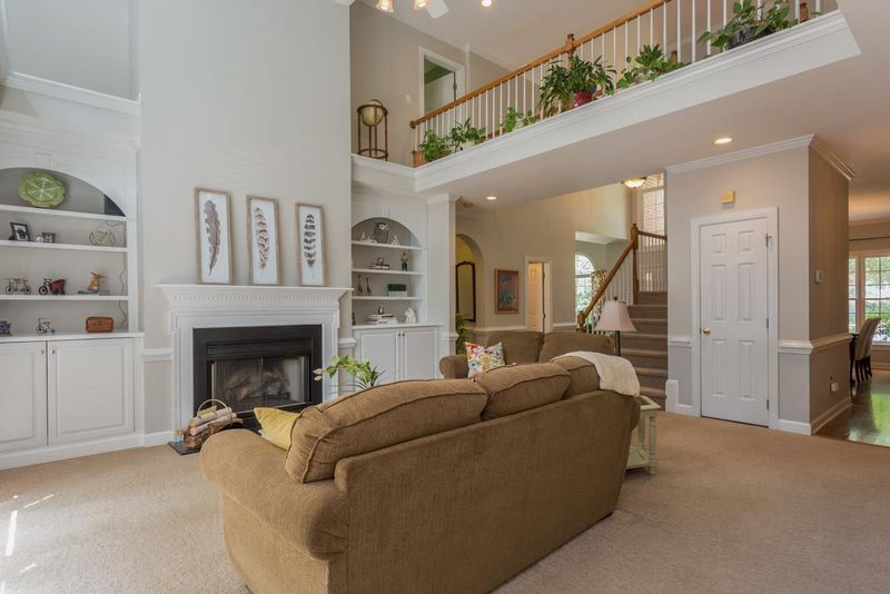 105 Gatestone Ct, Cary, NC 27518