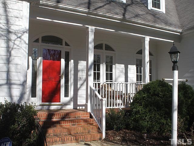 105 Glenbrae Ct, Cary, NC 27518