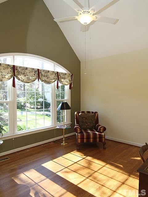 105 Glenbrae Ct, Cary, NC 27518