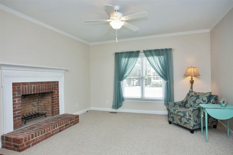 105 Granby Ct, Cary, NC 27511
