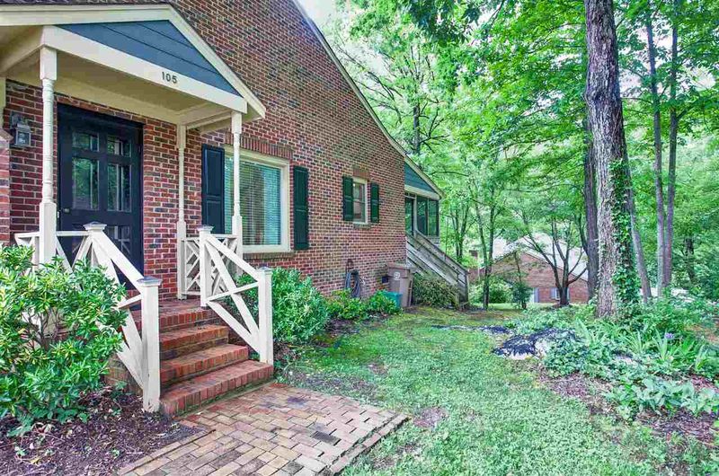 105 Granby Ct, Cary, NC 27511