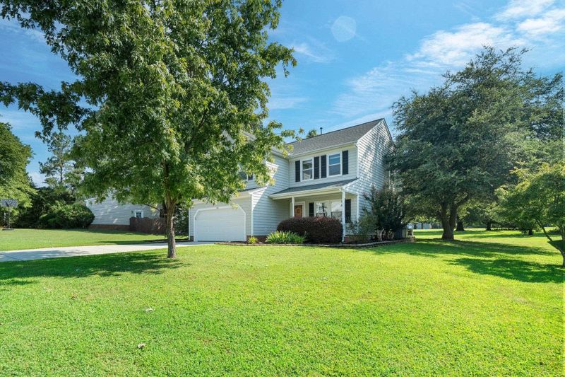 105 Grassy Meadow Rd, Holly Springs, NC 27540