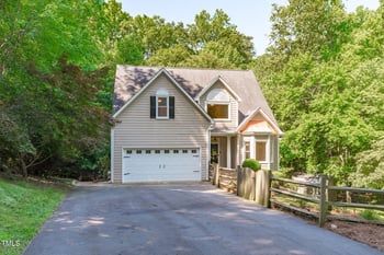 105 Greenbriar Ct, Chapel Hill, NC 27516