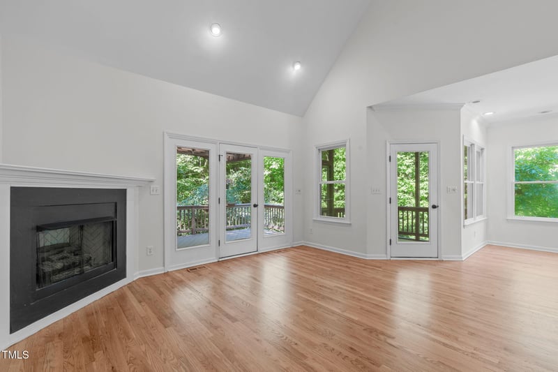 105 Greenbriar Ct, Chapel Hill, NC 27516