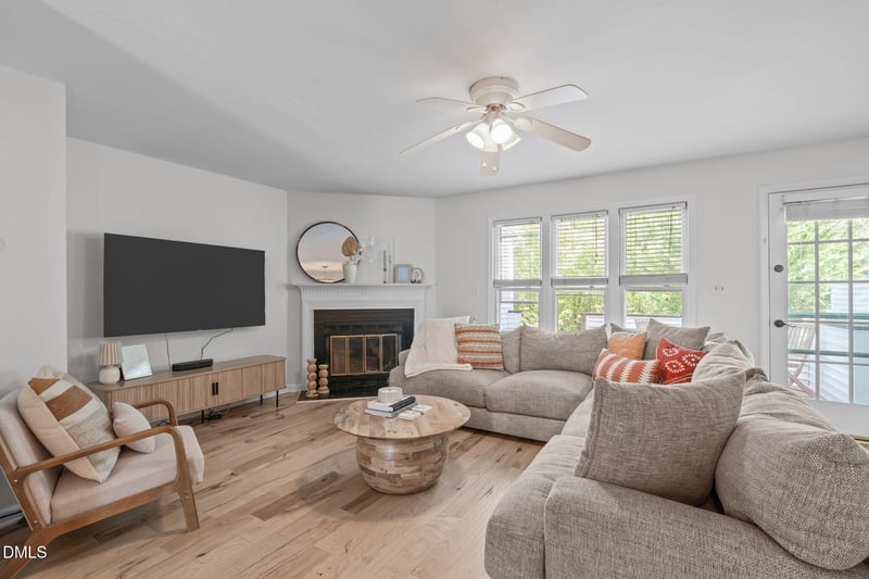 105 Greenmont Ln, Cary, NC 27511