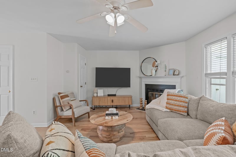 105 Greenmont Ln, Cary, NC 27511