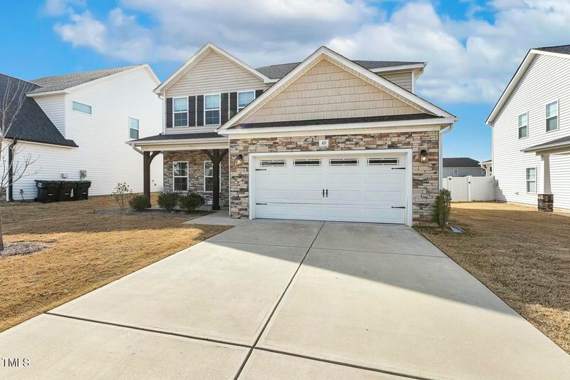 105 Hanover Ct, Clayton, NC 27527
